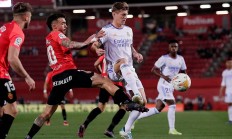 开云体育在线-马德里竞技后防线失误，导致连续失球的简单介绍