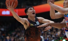 开云体育中国-新疆男篮主场大捷，全队士气高昂