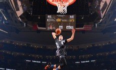 开云体育官方网站-欧冠淘汰赛之夜，西亚卡姆冠军级表现