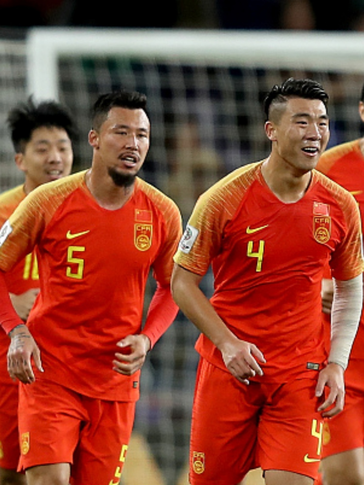 关于一场重要的国际足球比赛中亚洲球队称霸的信息