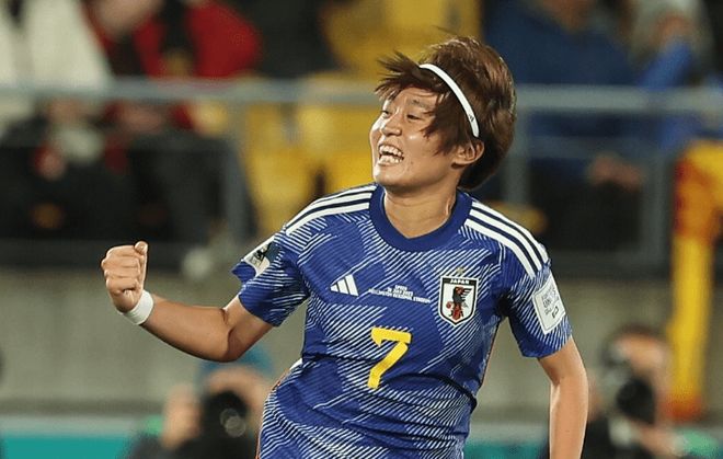 包含日本女足击败加纳晋级八强，实现连胜的词条