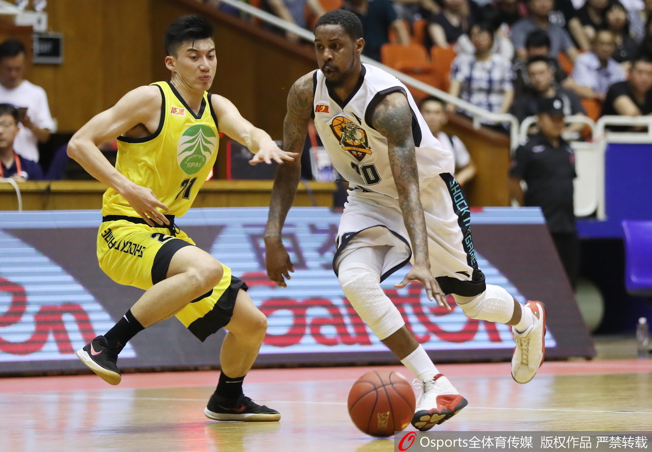 包含西藏队主场战胜新疆，迎来三连胜的词条