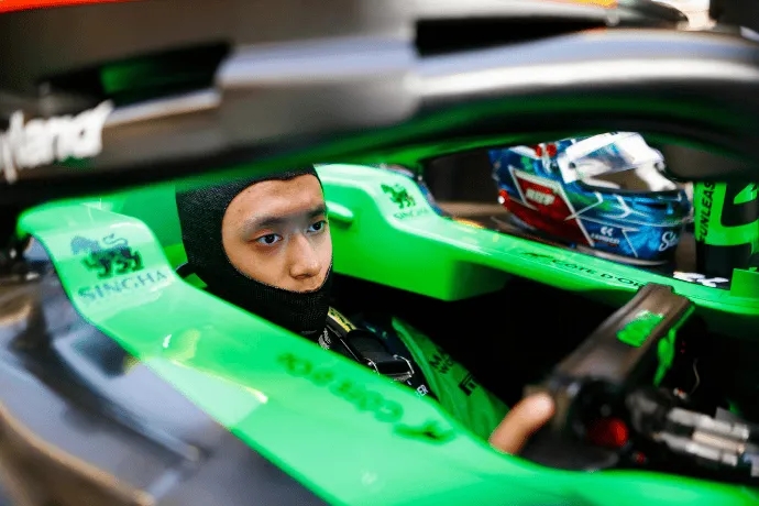 包含索伯车队轻取威廉姆斯，周冠宇点燃赛场的词条