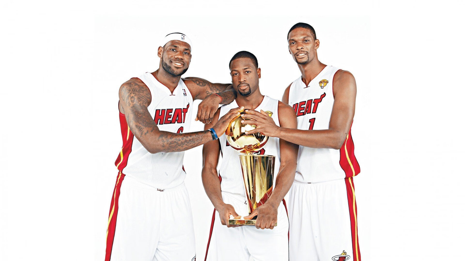 赛道与球场，当F1争冠焦点遇上猛龙硬仗